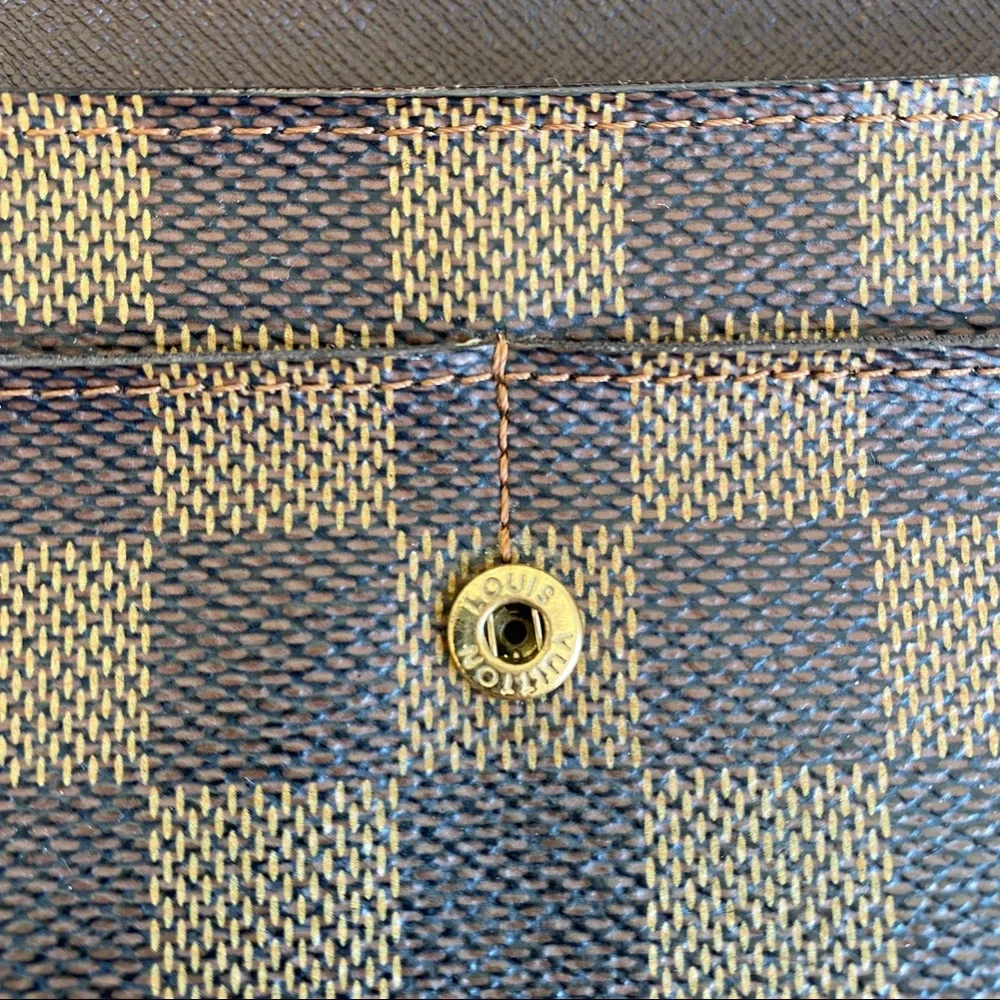 LOUIS VUITTON Damier Ebene Sarah Wallet